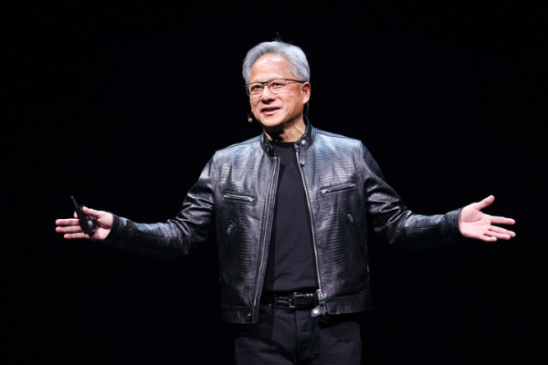 广发E配 黄仁勋: 任何轻视华为和中国制造的人都极其天真